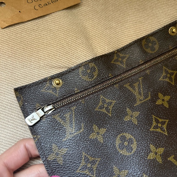 Louis Vuitton Randonee Monogram Canvas Pouch - Picture 4 of 10